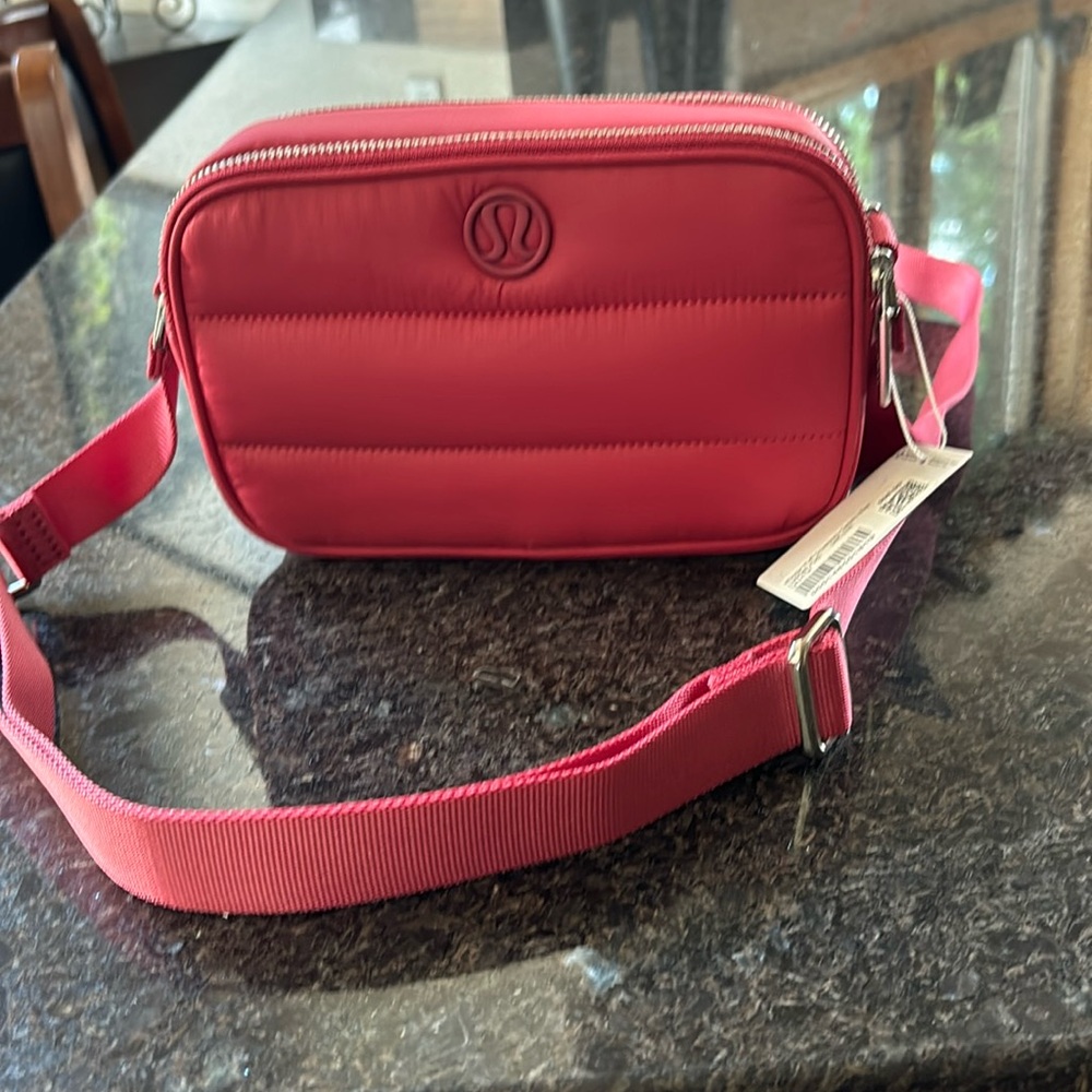 NWT - Lululemon Wunderpuff Crossbody Camera Bag in Vintage Rose.